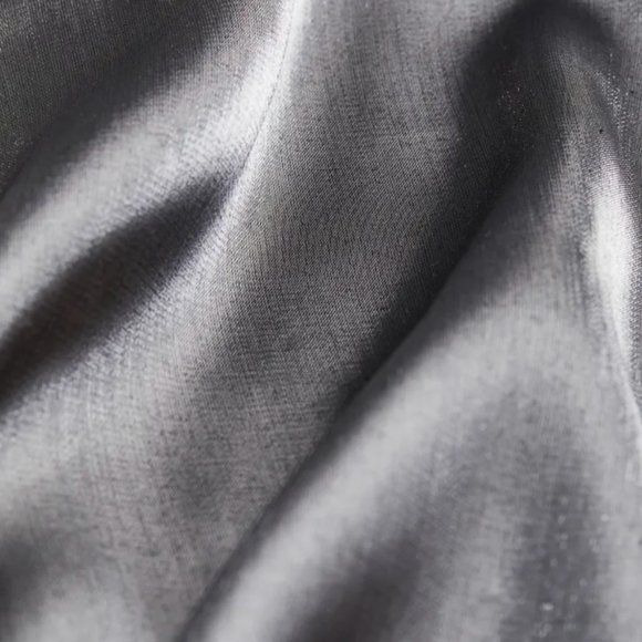 NWOT Oversized blouse in shimmery, metallic finish - Picture 2 of 2